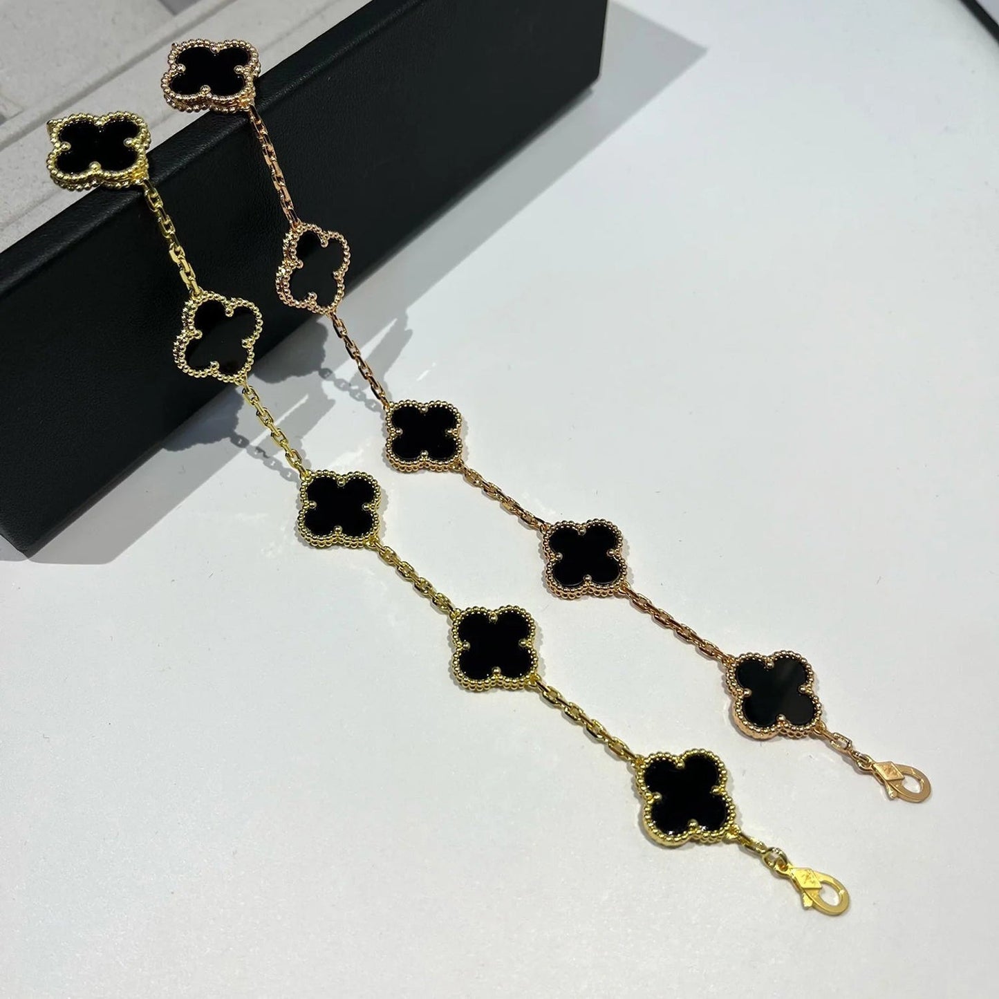 [Glimmer] CLOVER 5 モチーフ オニキス ブレスレット コレクション