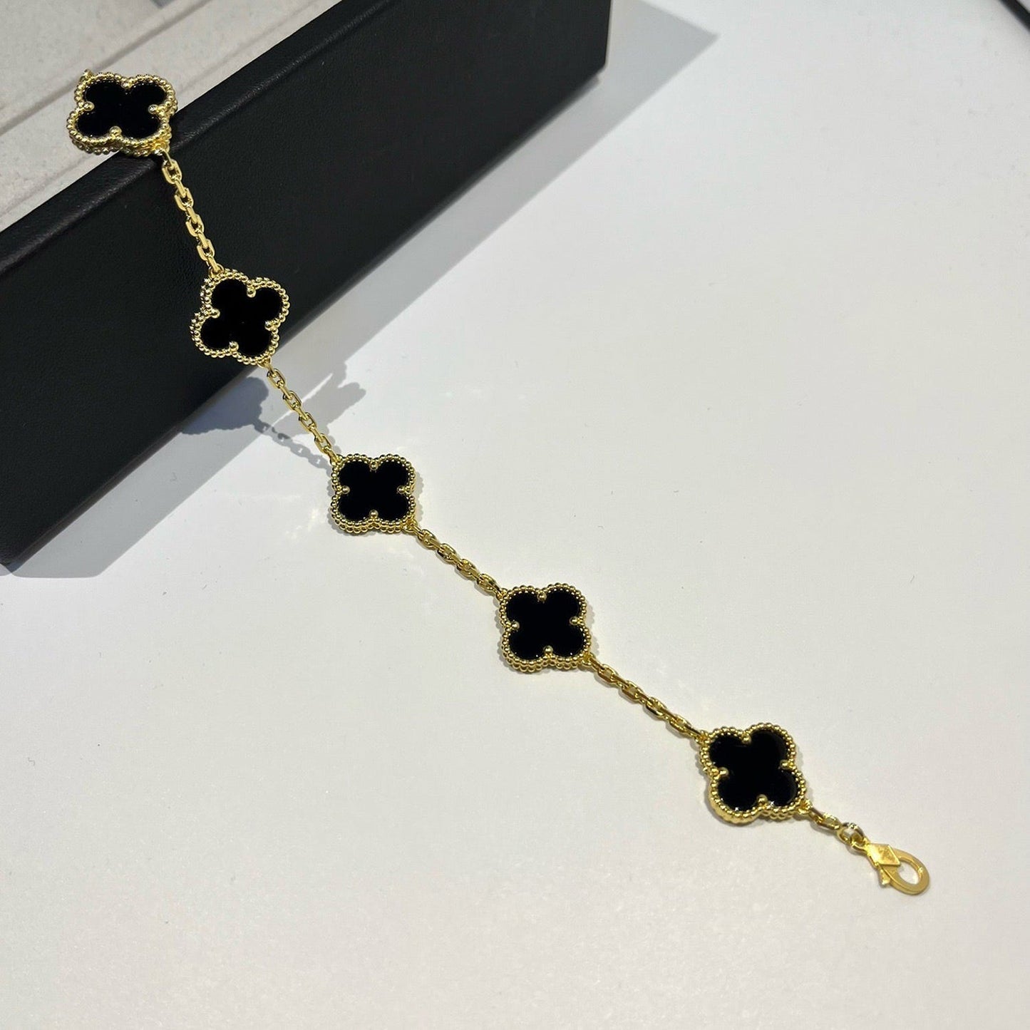 [Glimmer] CLOVER 5 モチーフ オニキス ブレスレット コレクション