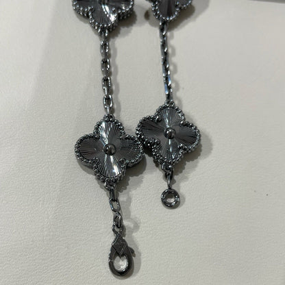 [Glimmer]CLOVER 5 MOTIF BLACK BRACELET