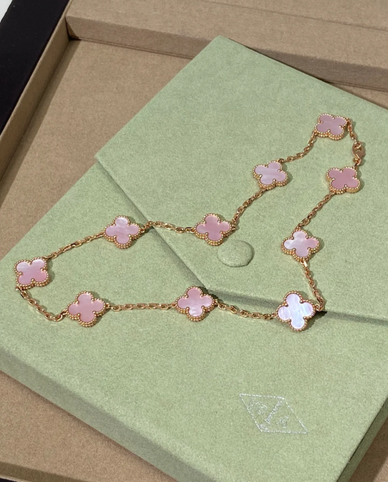 [Glimmer Jewellery] Pink Necklace with Ten Clover Designs