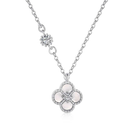 [Glimmer Jewelry]Delicate Flower Shape Necklace