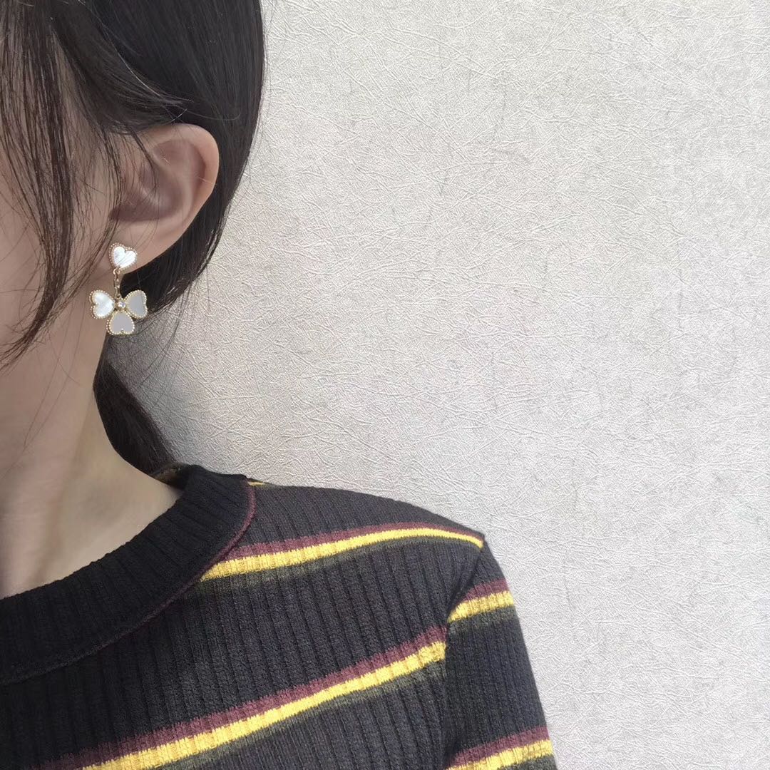 [Glimmer]CLOVER SWEET WHITE MOP EARRINGS