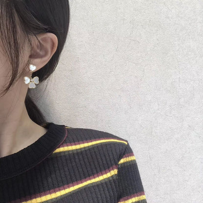 [Glimmer]CLOVER SWEET WHITE MOP EARRINGS