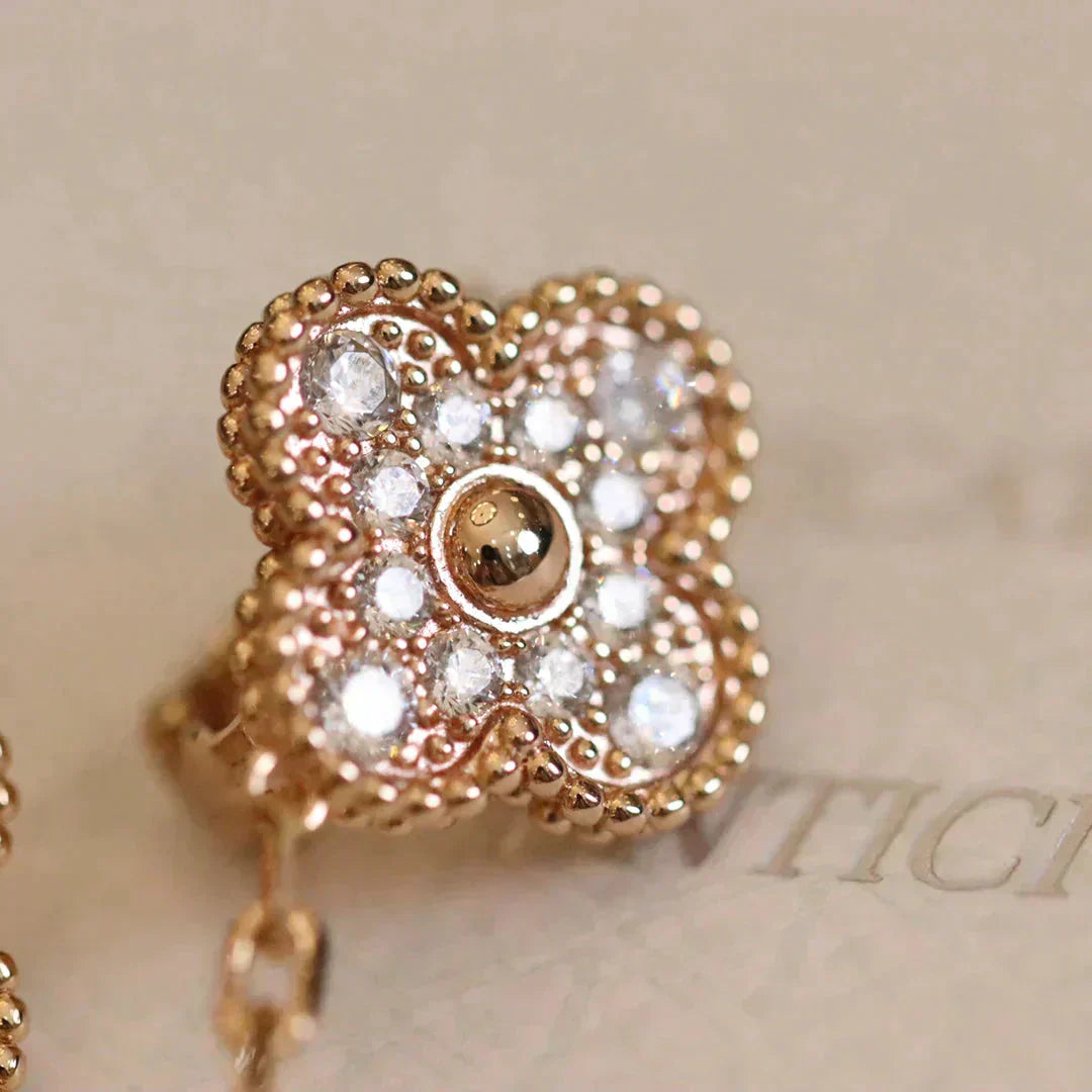 [Glimmer]CLOVER MEDIUM 1 MOTIFS FUll DIAMOND EARRINGS