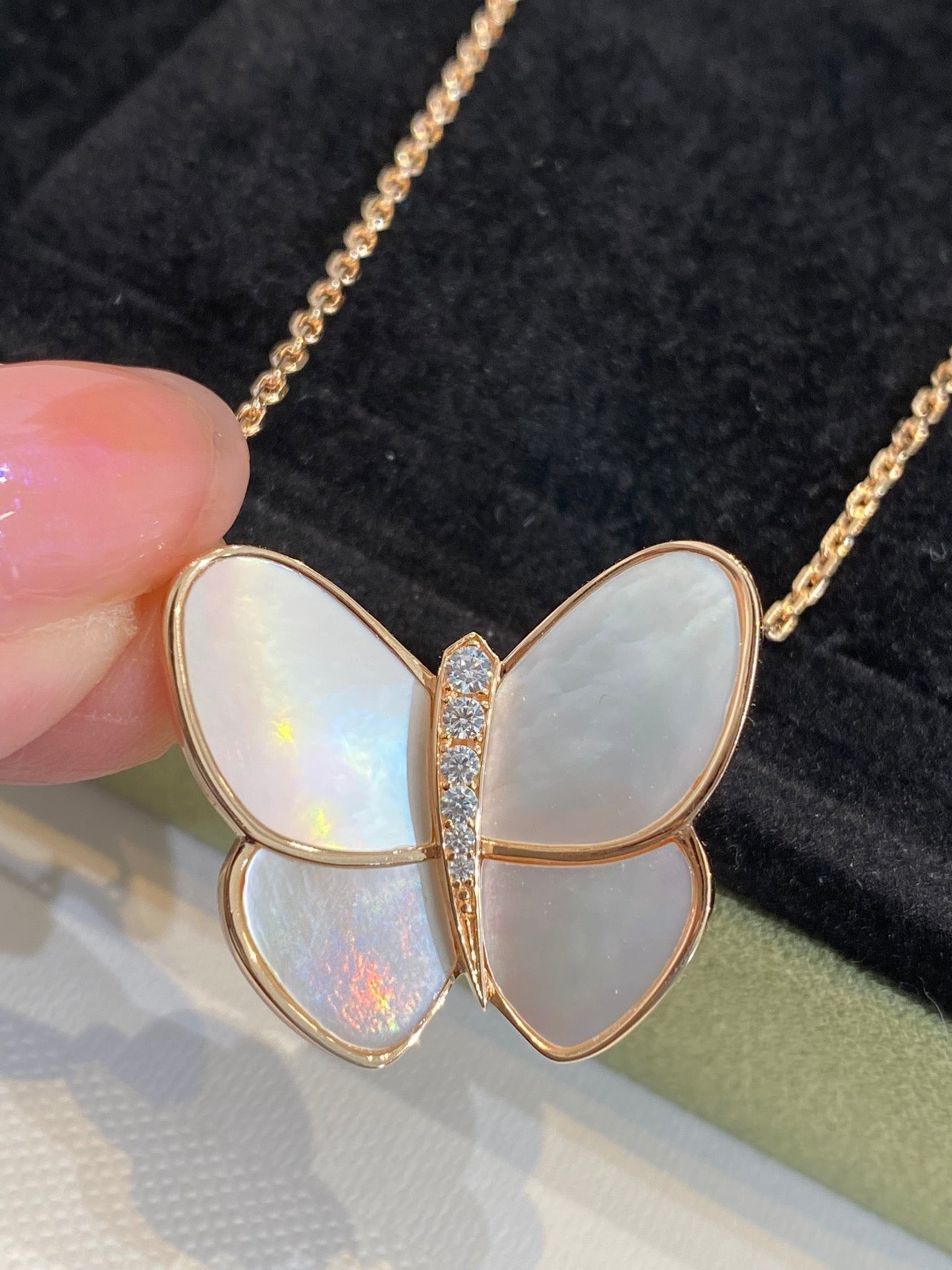 [Glimmer]BUTTERFLY GOLD MOP DIAMOND NECKLACE