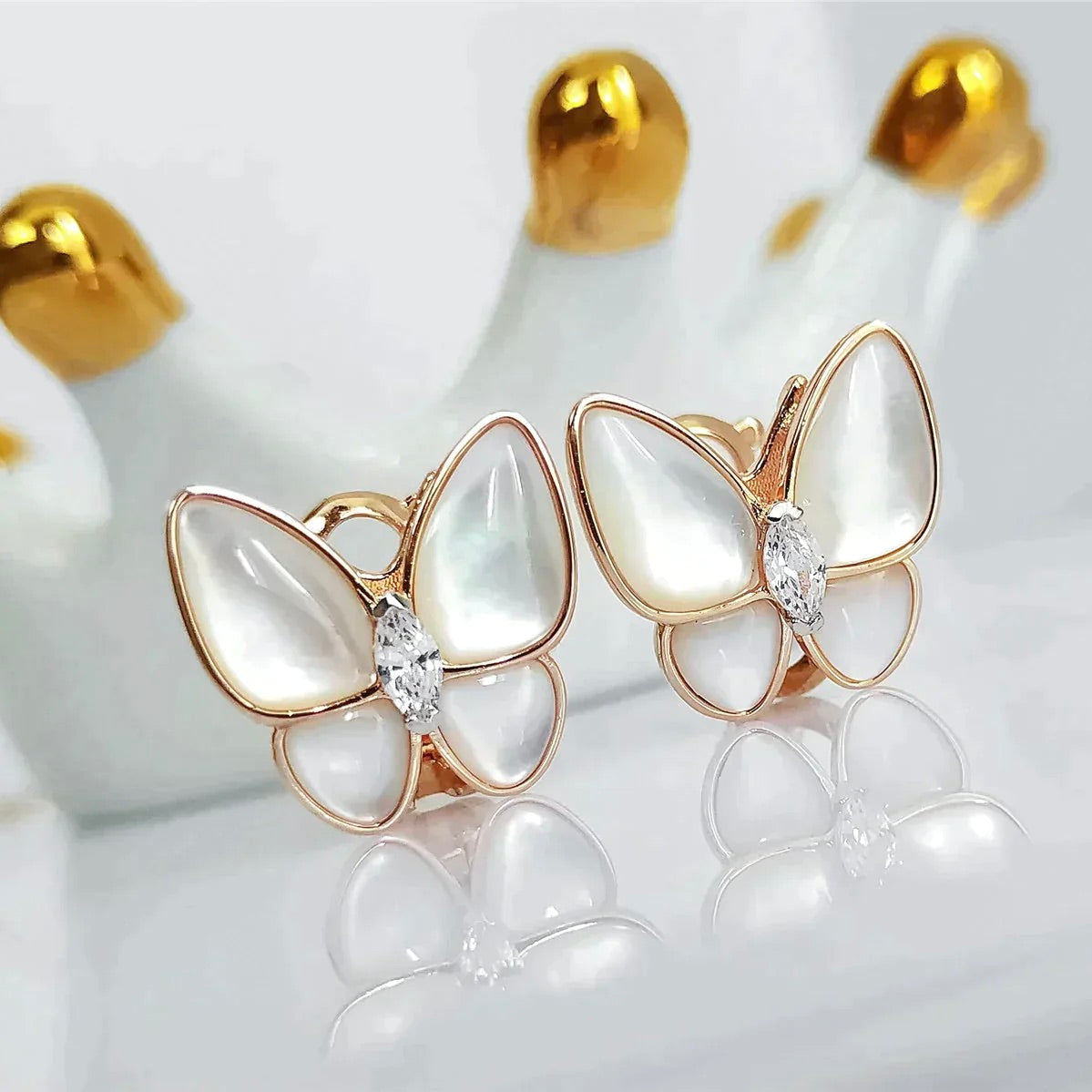 [Glimmer]BUTTERFLY MOP DIAMOND EARRINGS