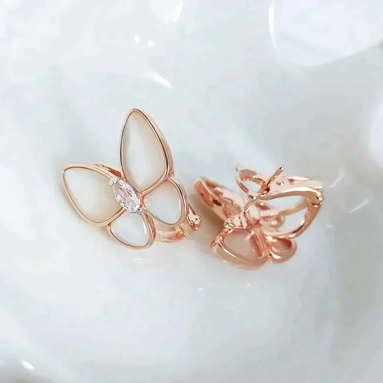 [Glimmer]BUTTERFLY MOP DIAMOND EARRINGS