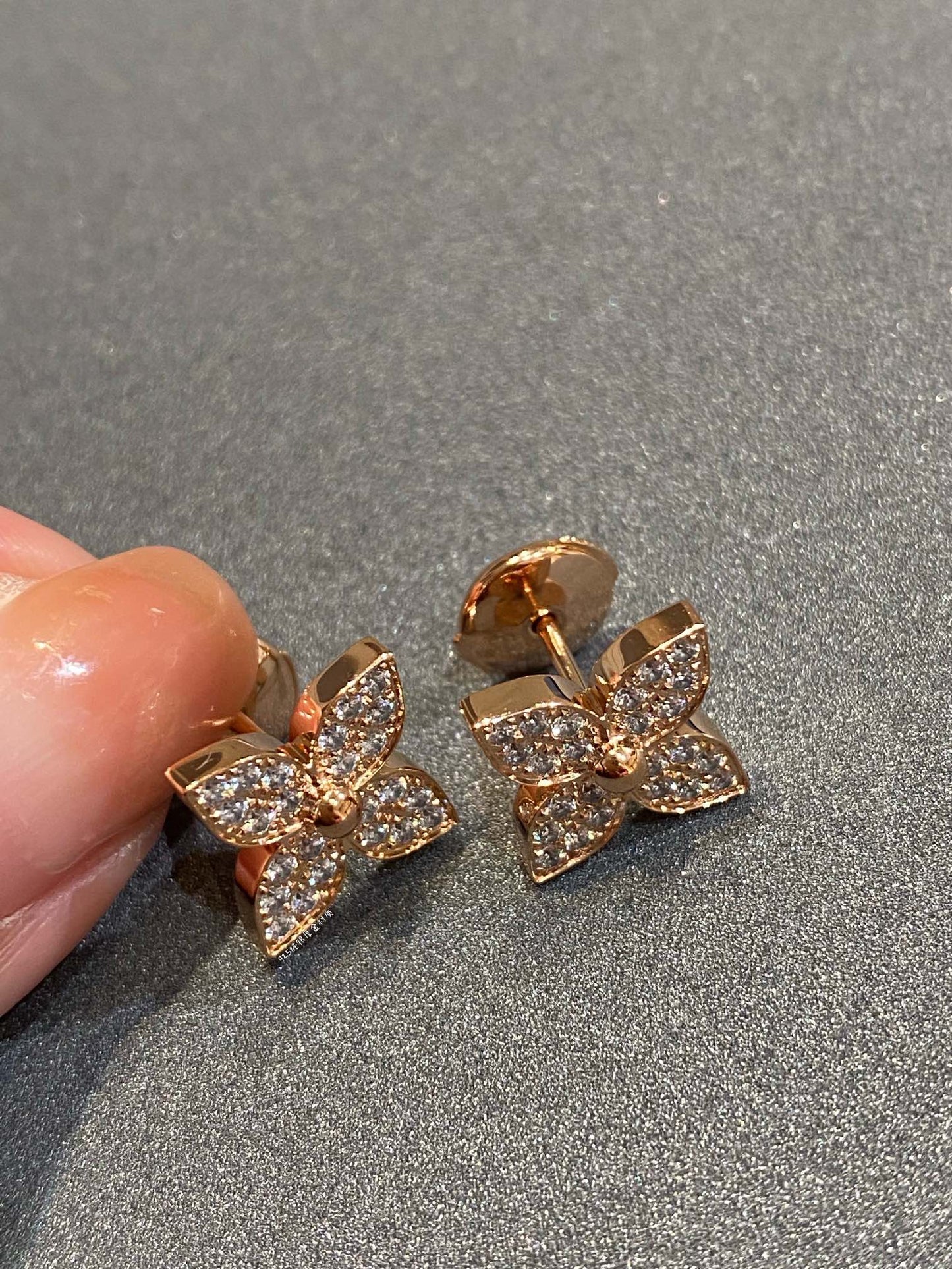 [Glimmer]STAR DIAMOND EARRINGS