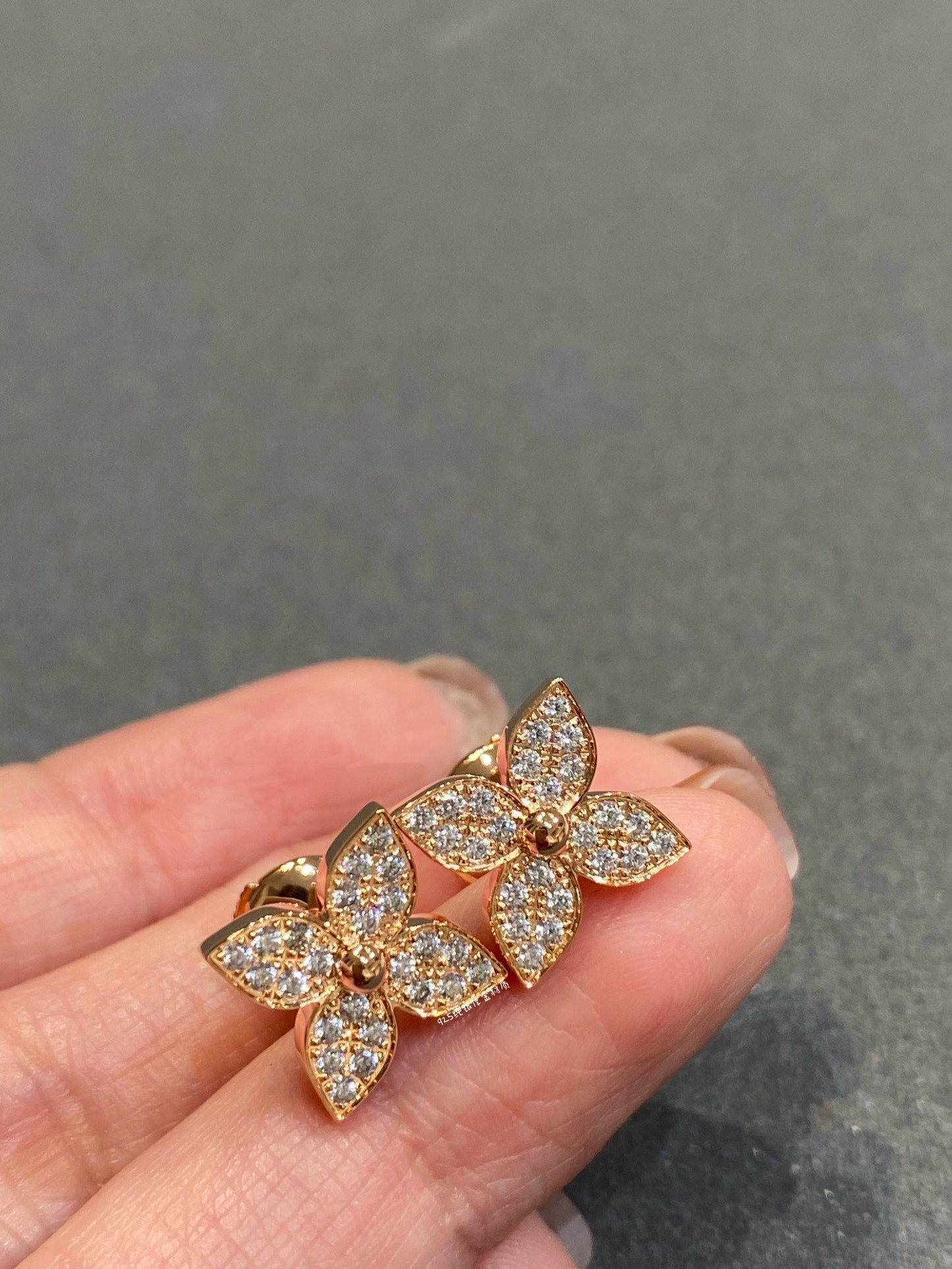 [Glimmer]STAR DIAMOND EARRINGS