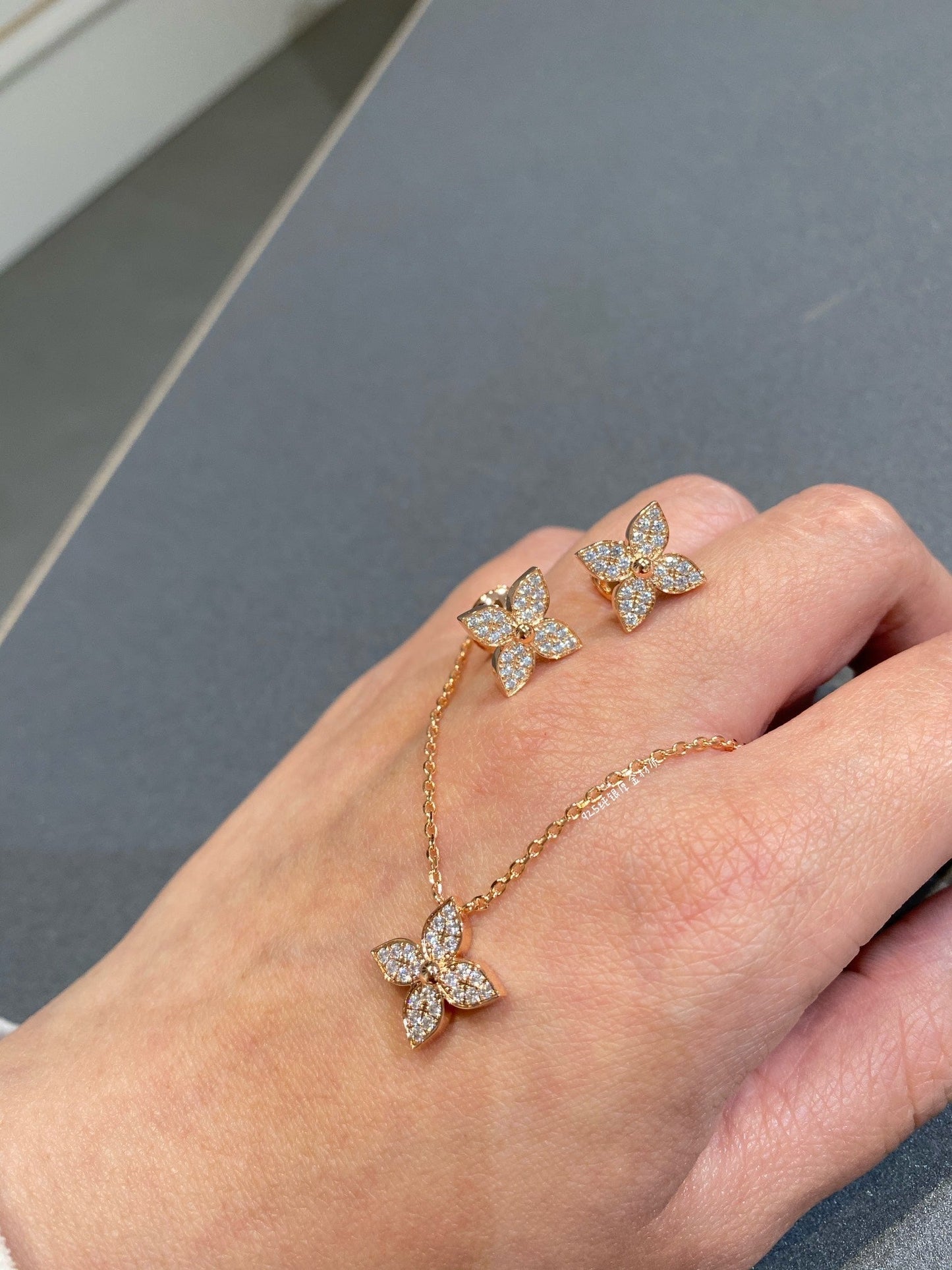 [Glimmer]STAR DIAMOND NECKALCE