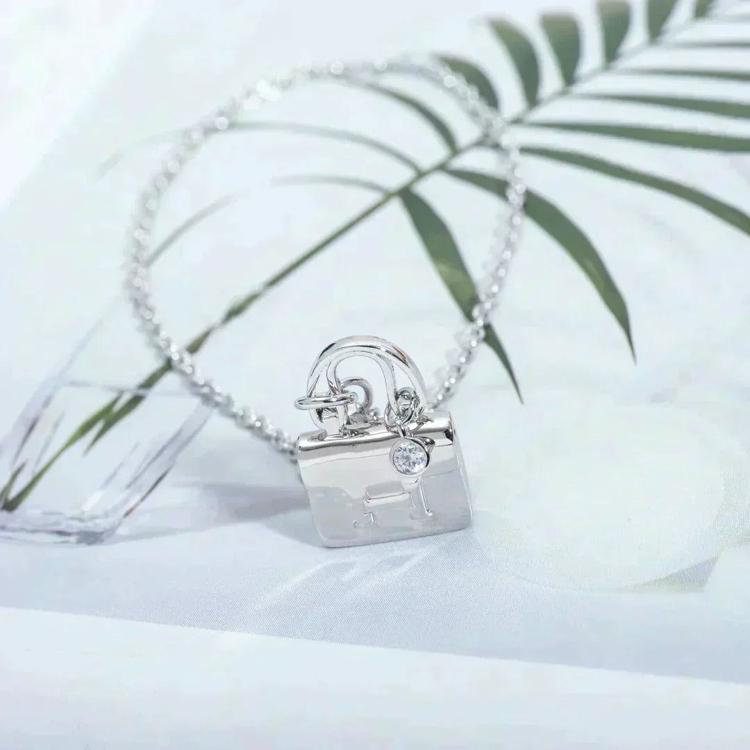 [Glimmer]AMULETTE PEDANT SILVER NECKLACE