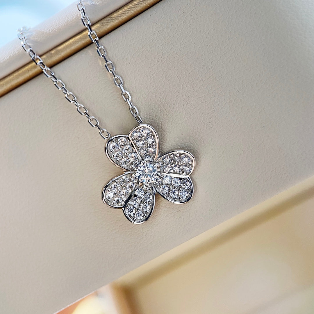 [Glimmer]CLOVER DIAMOND NECKLACE SILVER