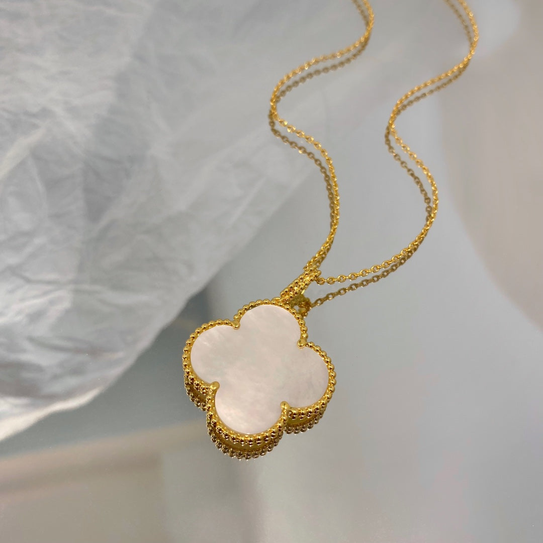 [Glimmer]CLOVER 25MM MOP LARGE PENDANT NECKLACE