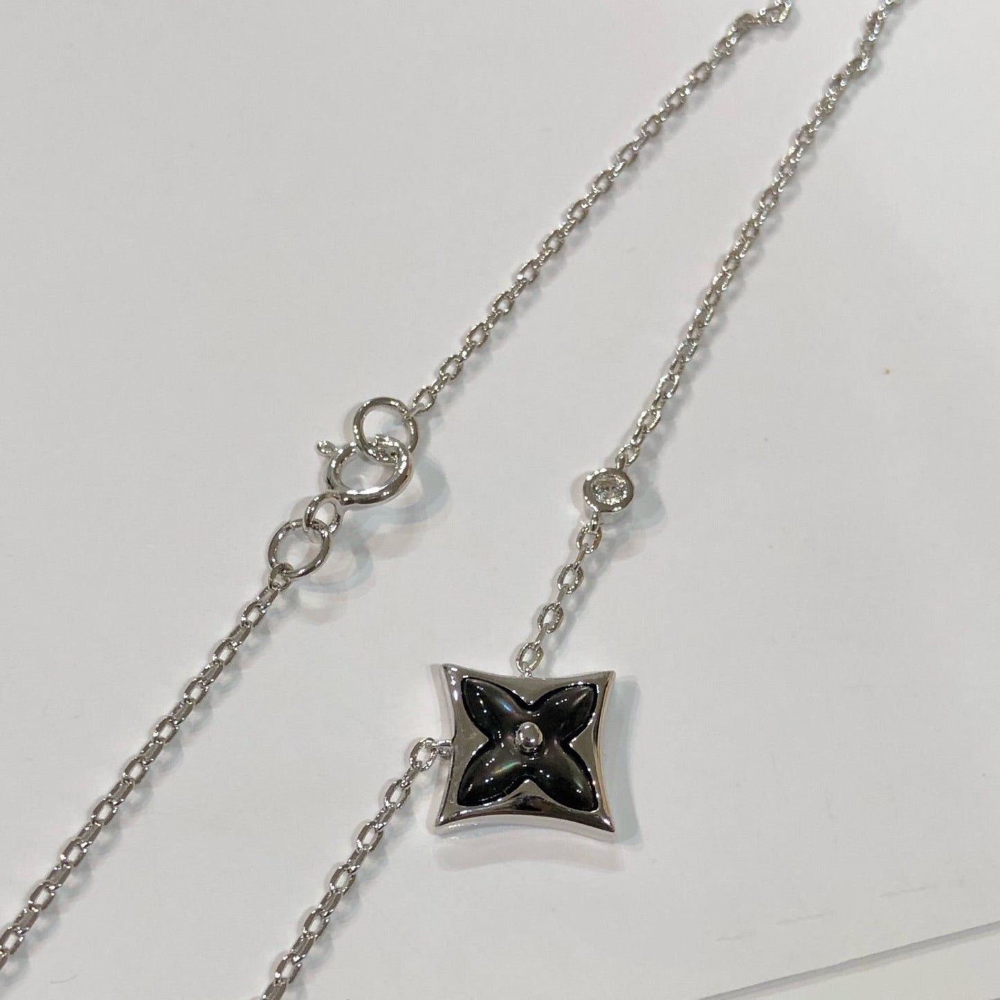 [Glimmer]STAR BLACK MOP NECKLACE