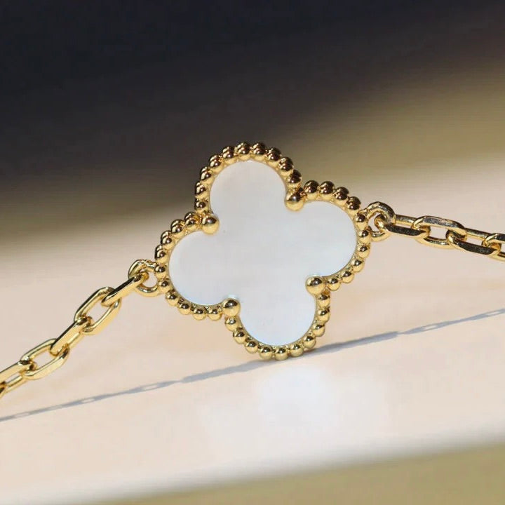 [Glimmer]CLOVER 20 MOTIFS WHITE MOP NECKLACE