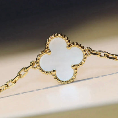 [Glimmer]CLOVER 20 MOTIFS WHITE MOP NECKLACE