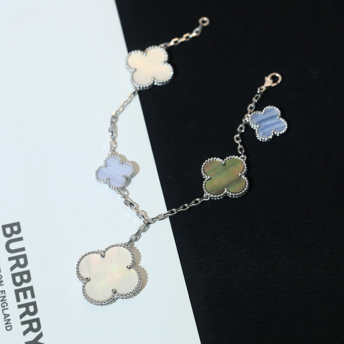 [Glimmer]CLOVER BRACELET 5 MOTIFS MOP CHALCEDONY SILVER