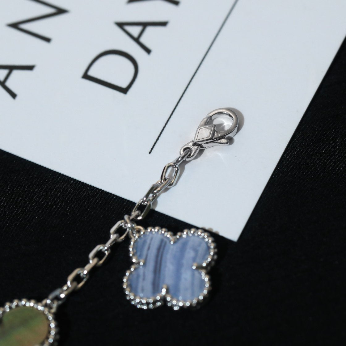 [Glimmer]CLOVER BRACELET 5 MOTIFS MOP CHALCEDONY SILVER