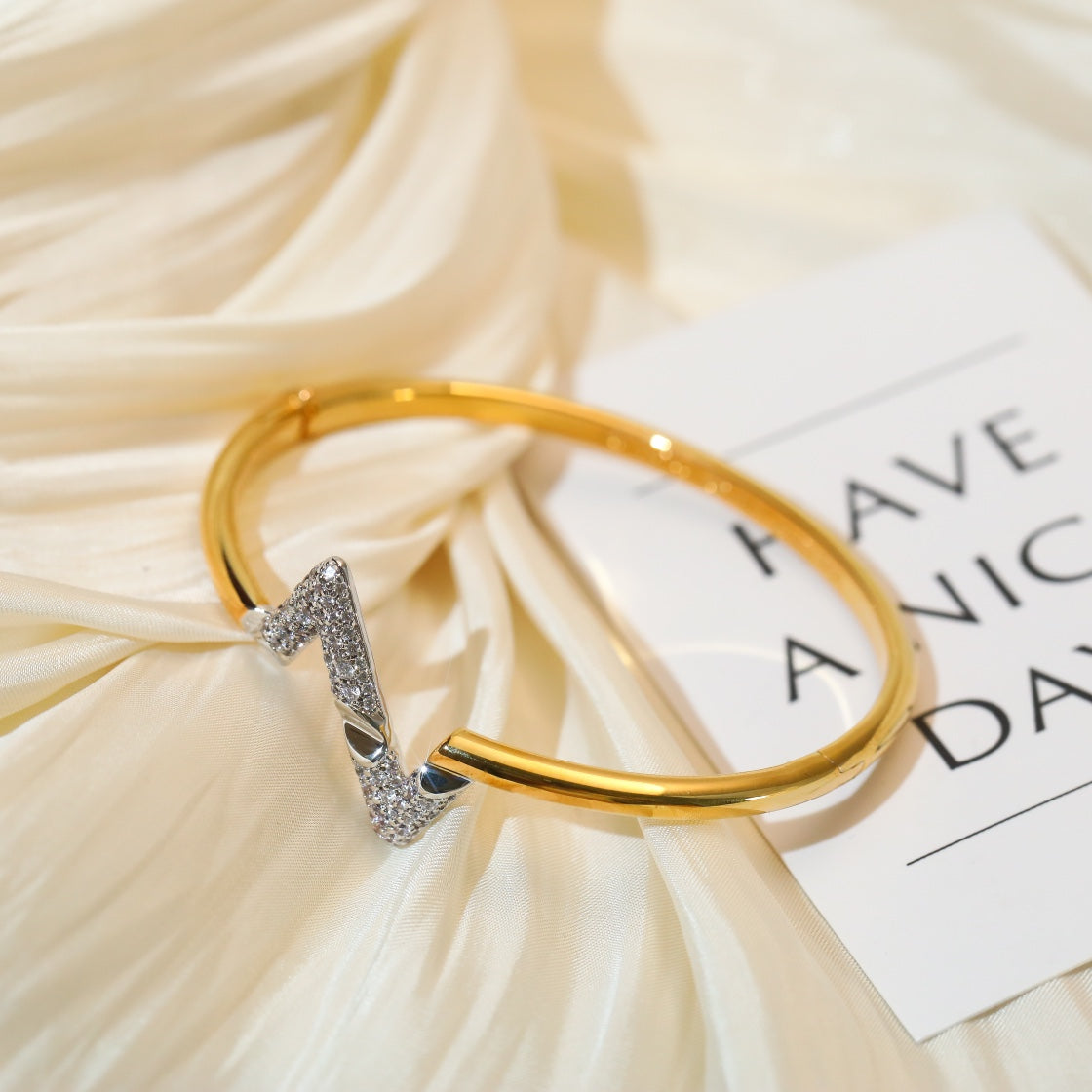 [Glimmer]VOLTE UPSITE DOWN GOLD DIAMOND BRACELET