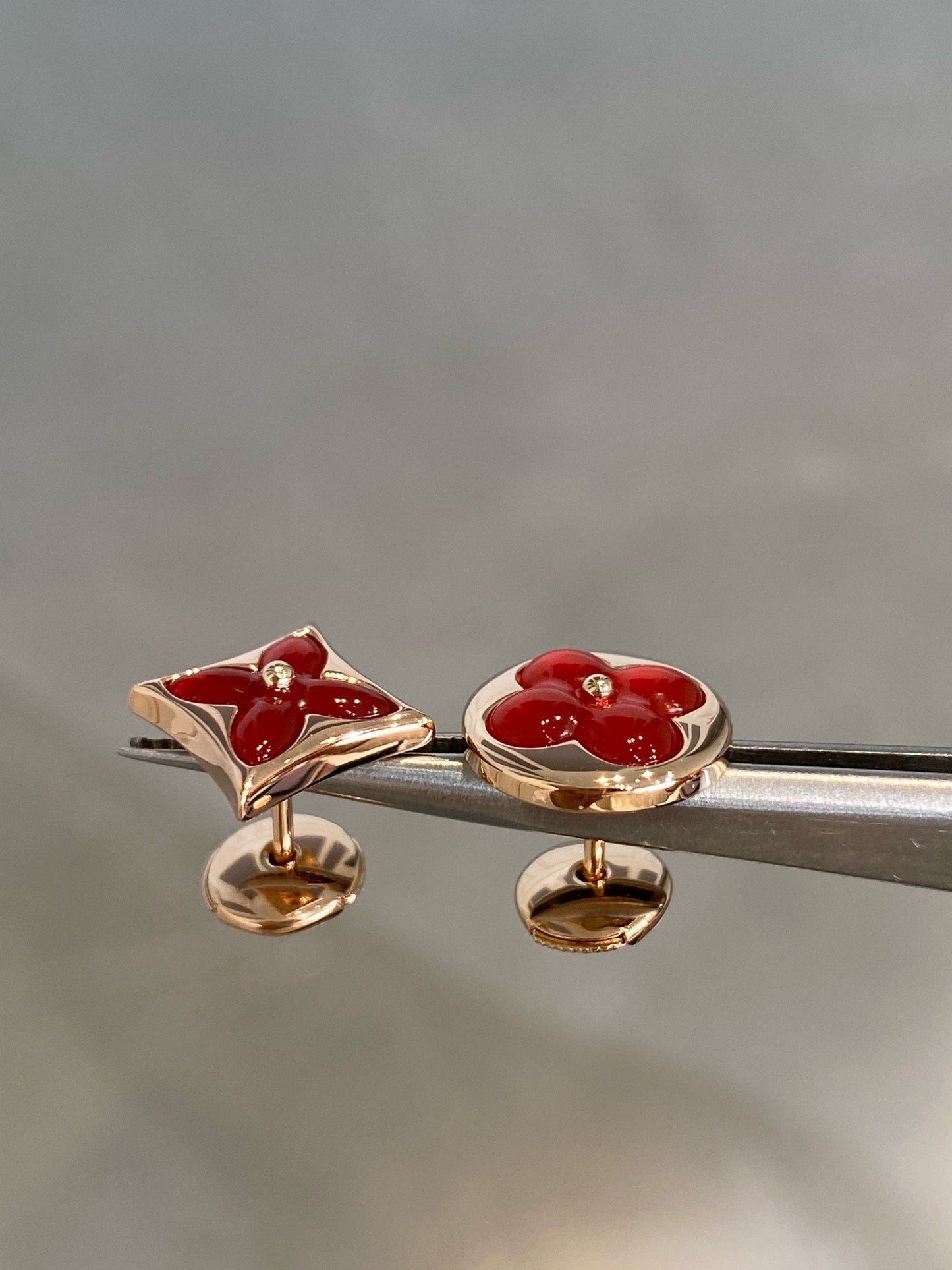 [Glimmer]STAR AND SUN PINK GOLD CARNELIAN STUD EARRINGS
