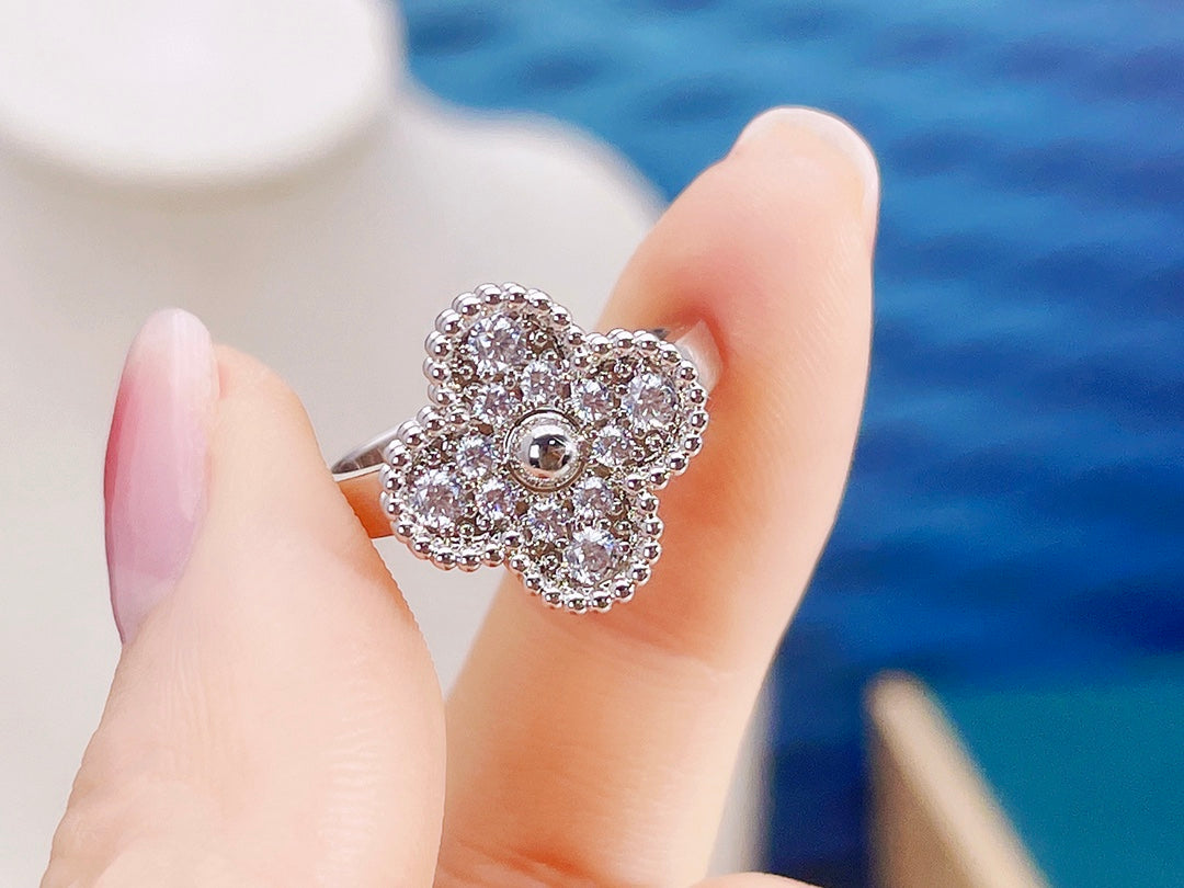 [Glimmer]CLOVER DIAMOND RING