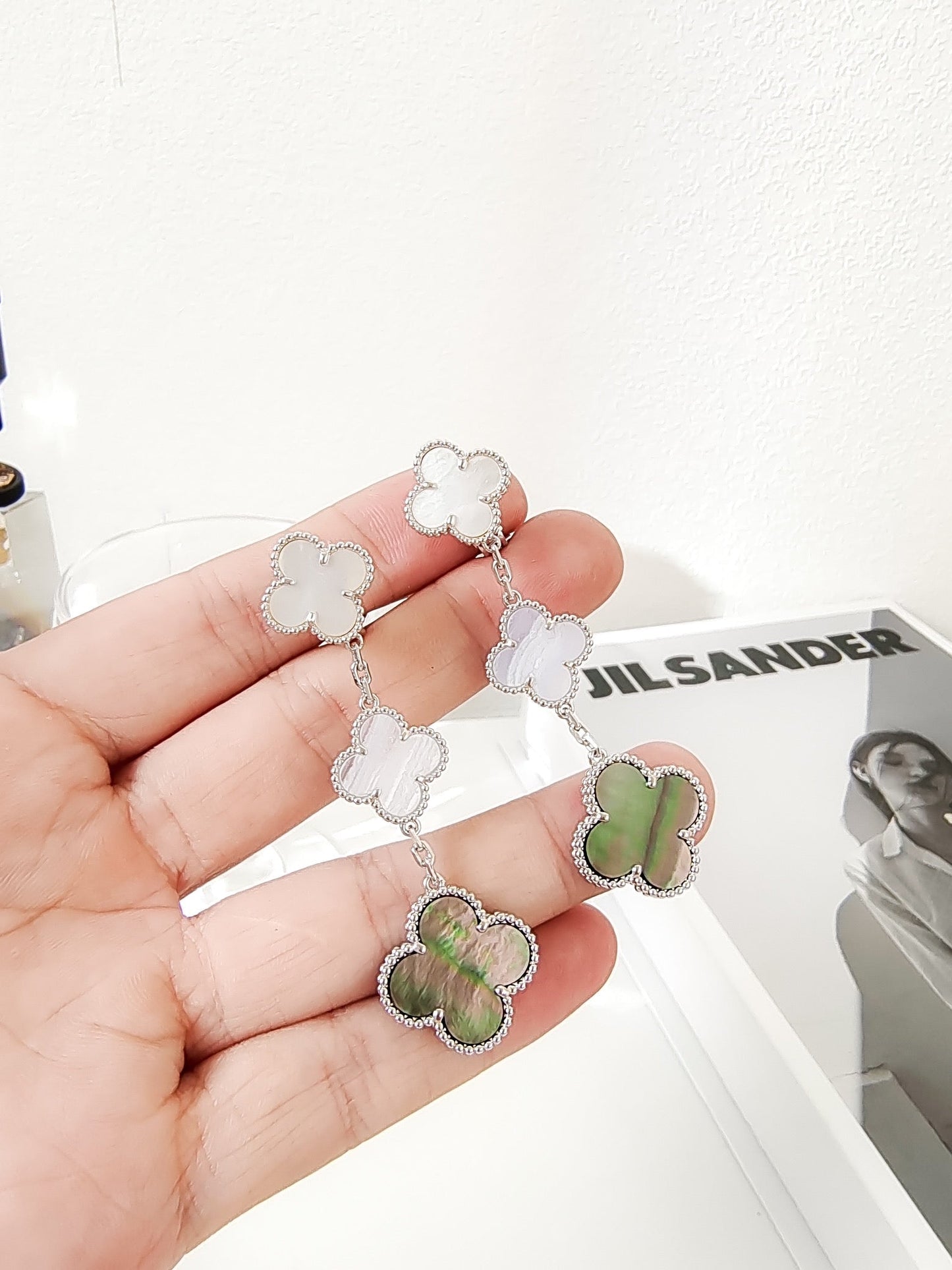 [Glimmer]CLOVER 3 MOTIFS CHALCEDONY DARK MOP SILVER EARRINGS