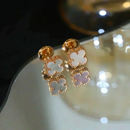 [Glimmer]CLOVER MINI 9.5MM WHITE MOP EARRINGS