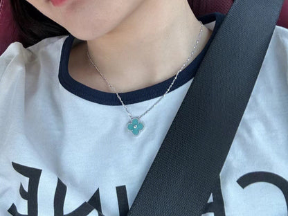 [Glimmer]CLOVER 1 DIAMOND LIGHT BLUE SILVER NECKLACE