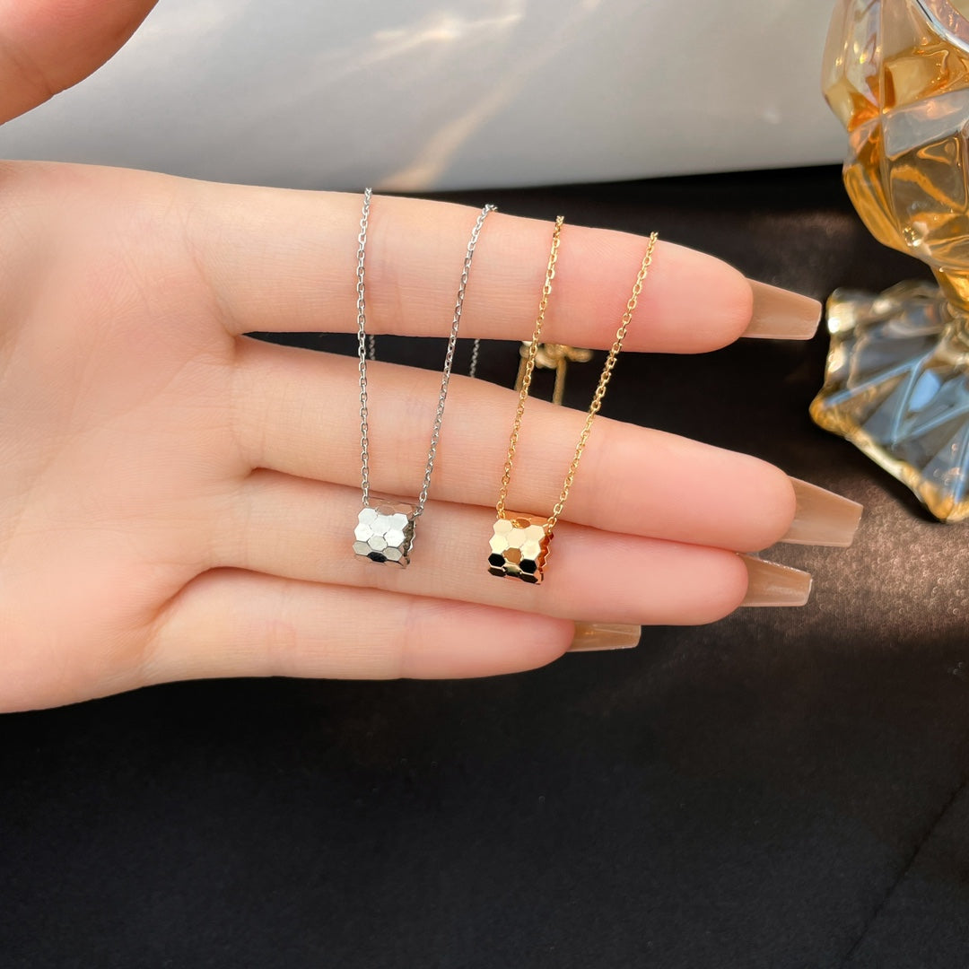 [Glimmer]BEE MINI NECKLACE