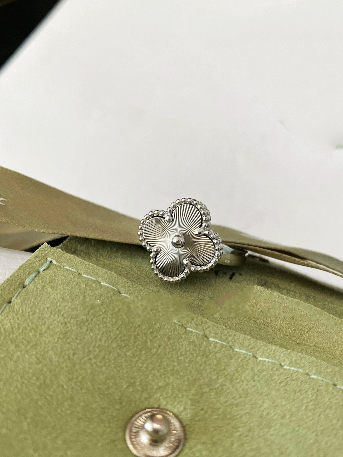 [Glimmer]CLOVER SILVER RING