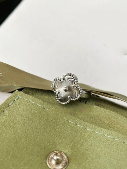 [Glimmer]CLOVER SILVER RING