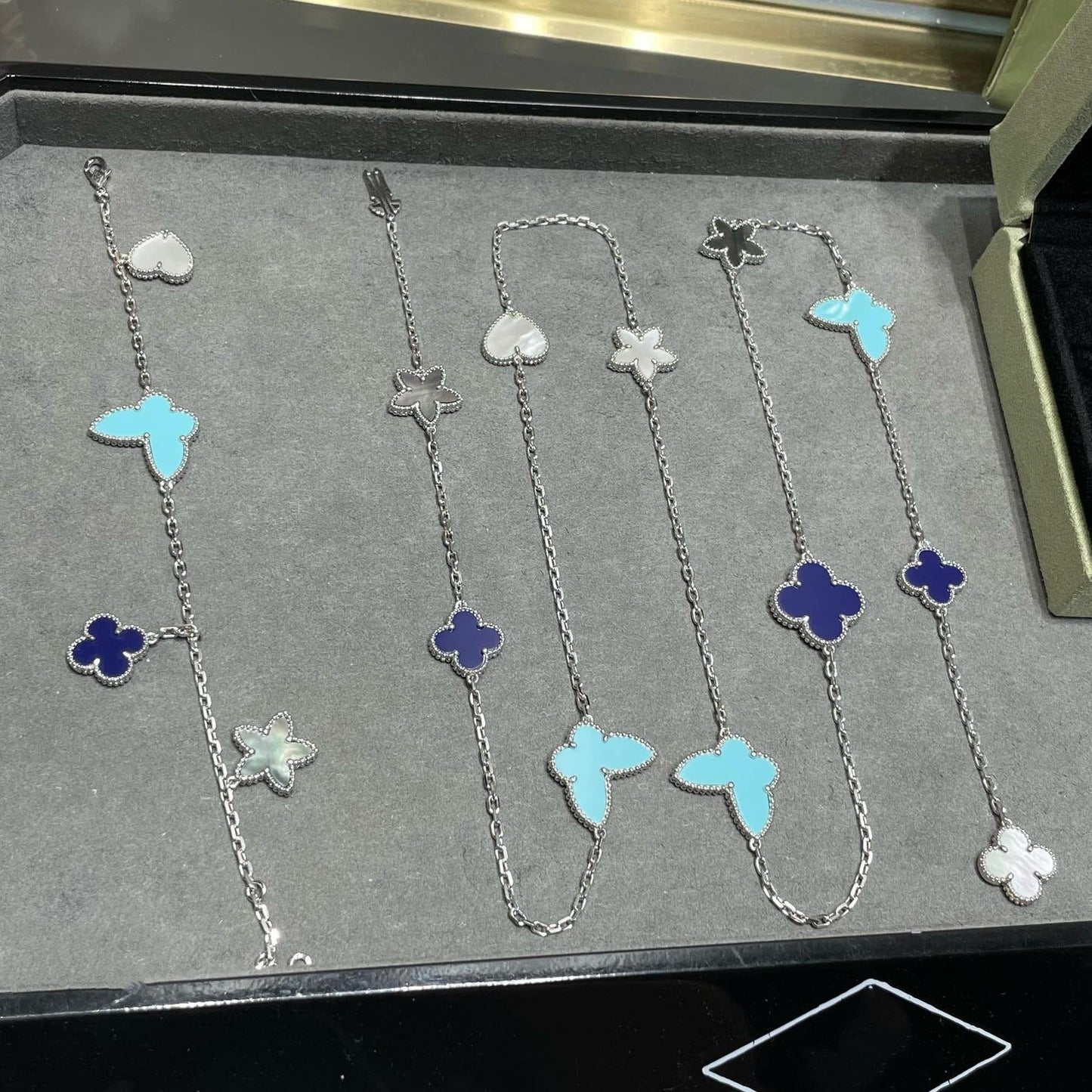 [Glimmer]LUCKY CLOVER SILVER 11 MOTIF NECKLACE