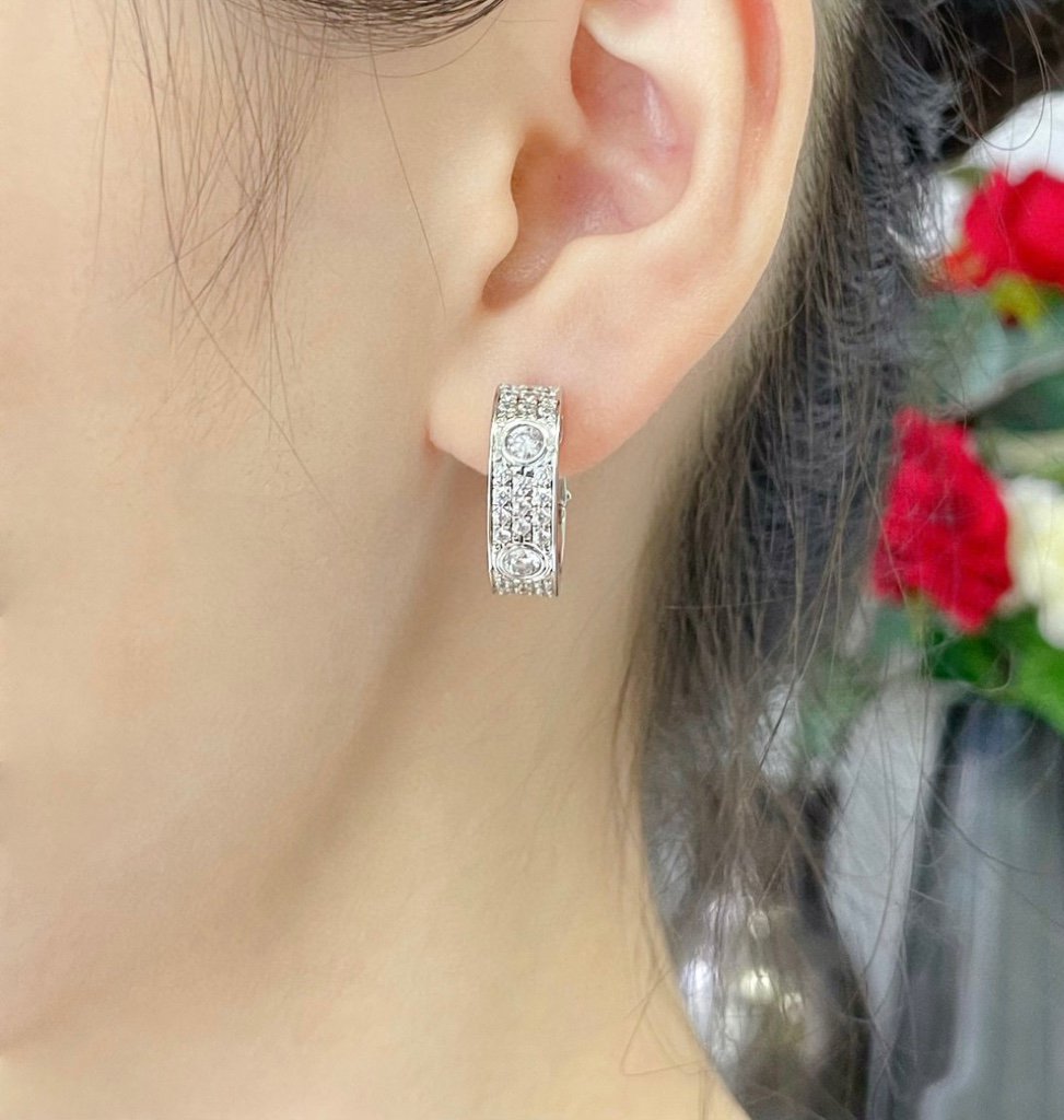 [Glimmer]LOVE 5.5MM DIAMOND PAVED EARRINGS