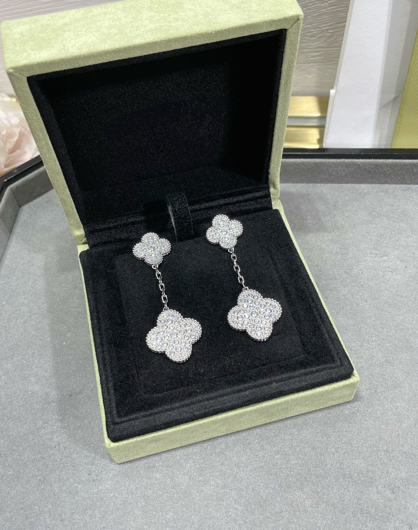 [Glimmer]CLOVER 2 MOTIFS DIAMOND PAVED SILVER EARRINGS