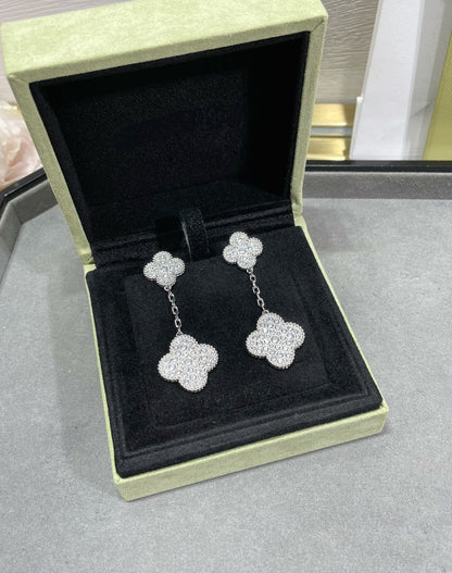 [Glimmer]CLOVER 2 MOTIFS DIAMOND PAVED SILVER EARRINGS