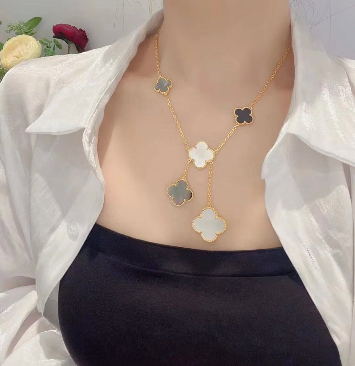 [Glimmer]CLOVER 6 MOTIF MOP ONYX GOLD NECKLACE