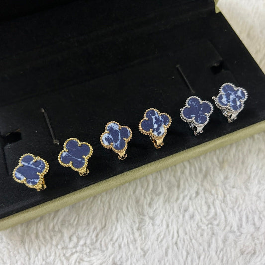 [Glimmer]CLOVER PIETERSITE MEDIUM STUD EARRINGS