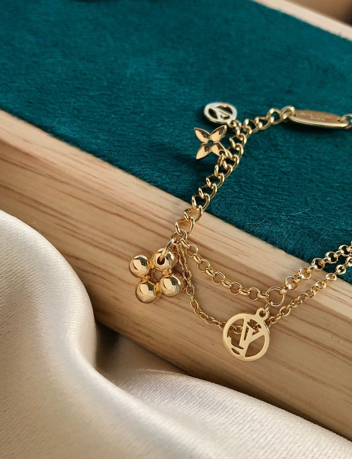 [Glimmer]BLOOMING PINK GOLD MOP BRACELET