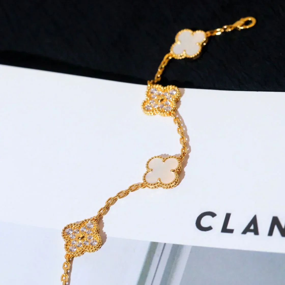 [Glimmer]CLOVER WHITE PEARL MOP 5 MOTIF BRACELET COLLECTION