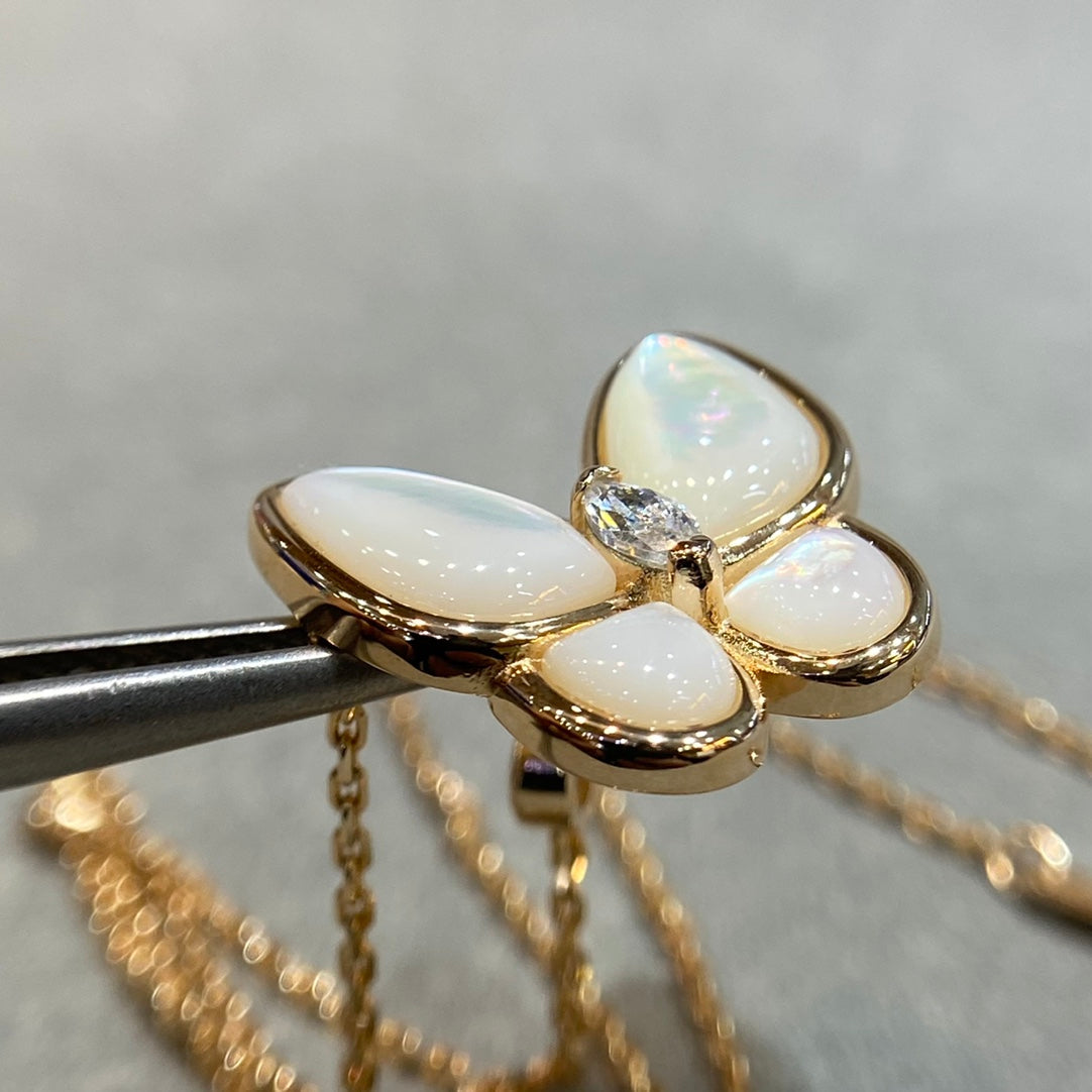 [Glimmer]BUTTERFLY MOP DIAMOND NECKLACE