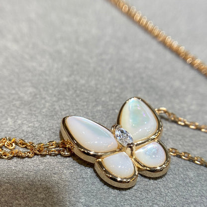 [Glimmer]BUTTERFLY MOP DIAMOND NECKLACE