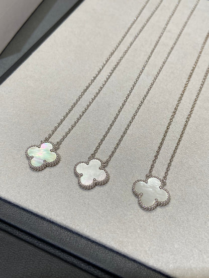 [Glimmer]CLOVER MEDIUM SILVER WHITE MOP NECKLACE