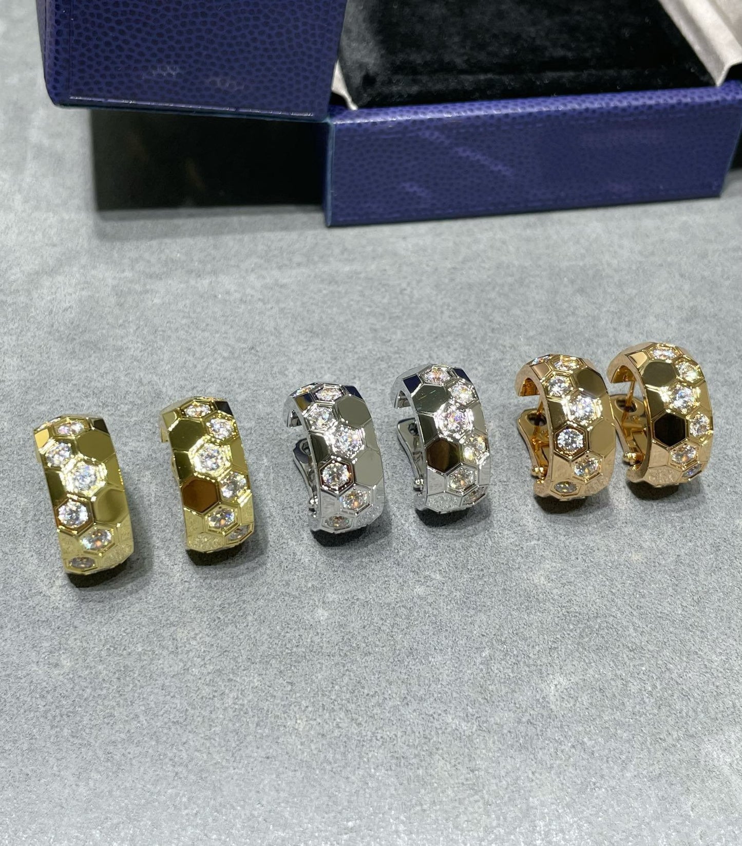 [Glimmer]BEE LOVE DIAMOND HOOP EARRINGS