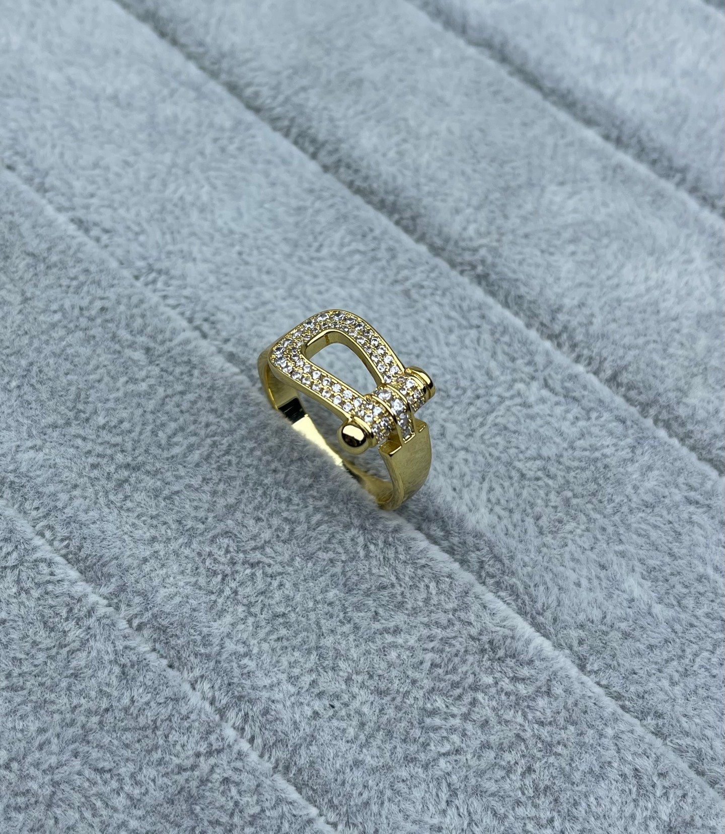 [Glimmer]Wide Hoof-Shaped Diamond-Studded Ring