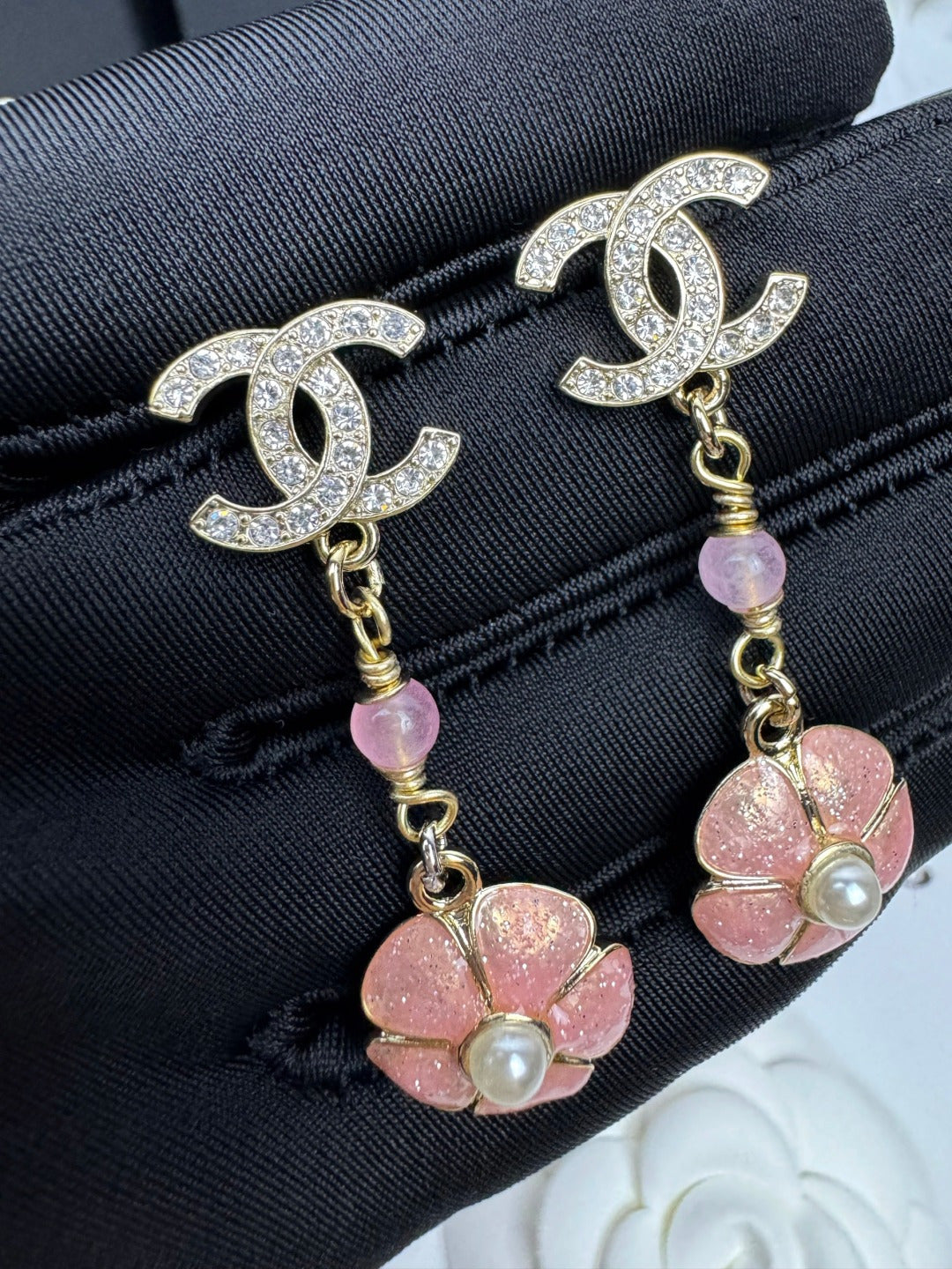 [Glimmer]26C Pink Camellia Enamel Pendant with Double C Earrings