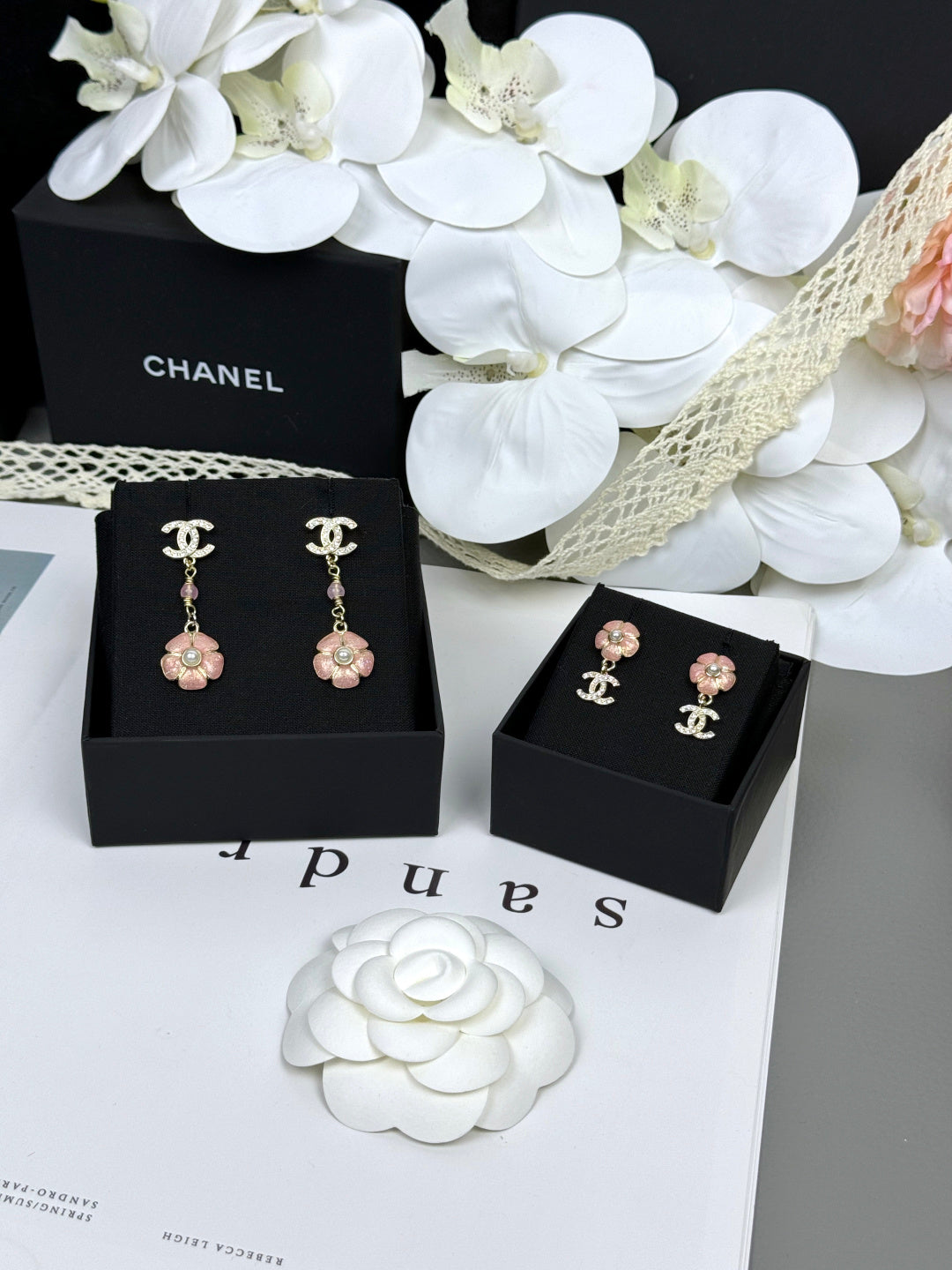 [Glimmer]26C Pink Camellia Enamel Pendant with Double C Earrings