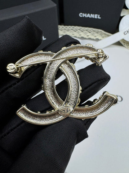 [Glimmer]26C Pink-White Enamel Ice Cream Cone Double C Brooch