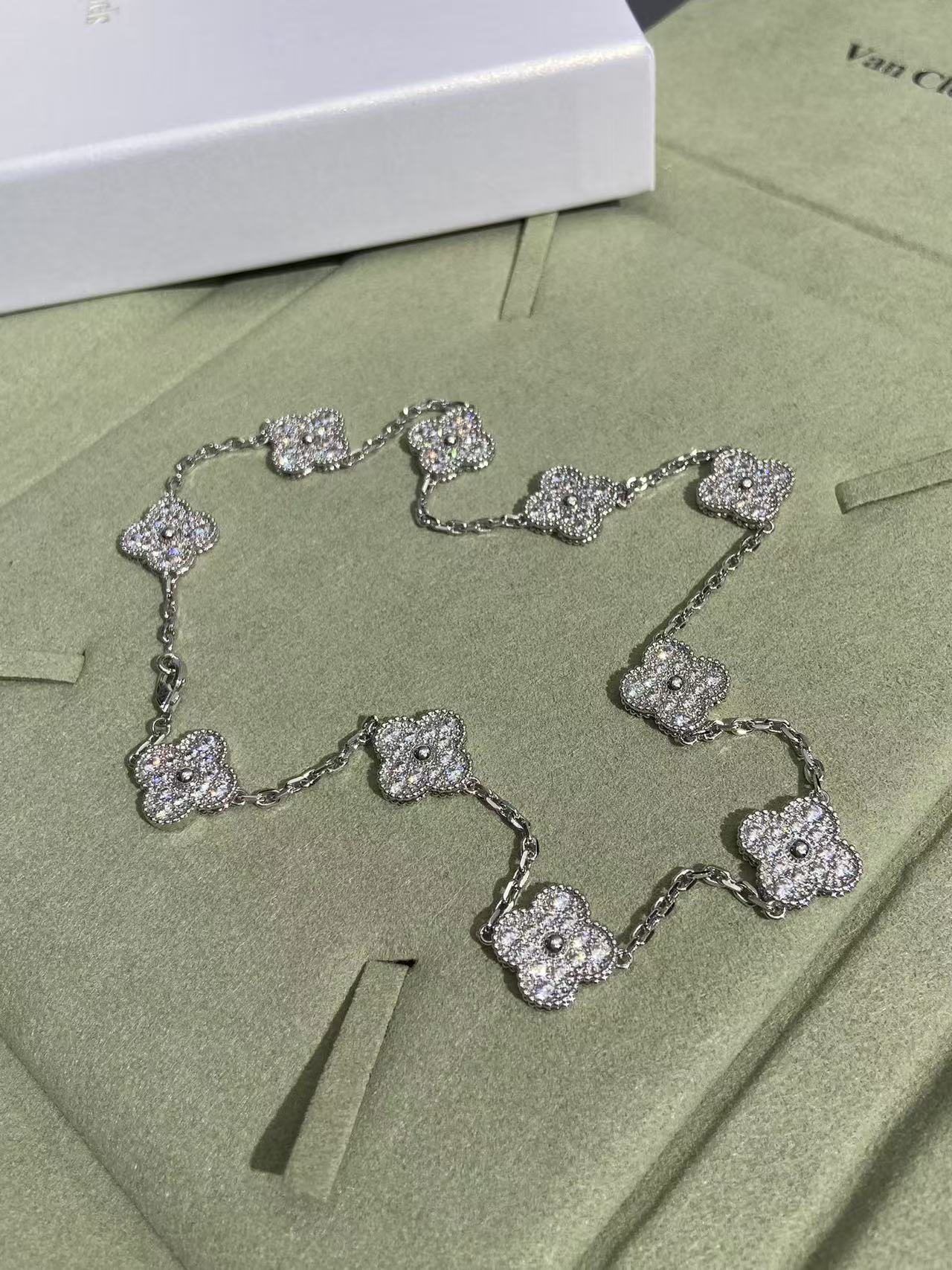 [Glimmer Jewelry]CLOVER 10 MOTIFS FULL DIAMOND NECKLACE