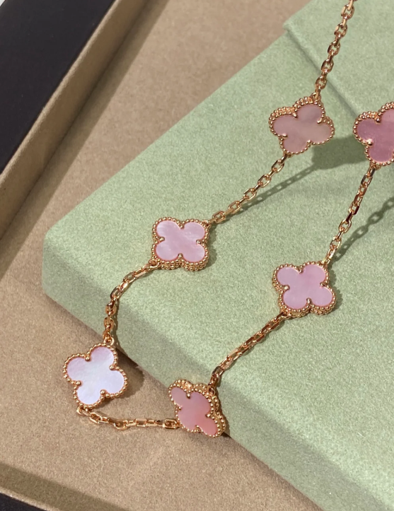 [Glimmer Jewellery] Pink Necklace with Ten Clover Designs