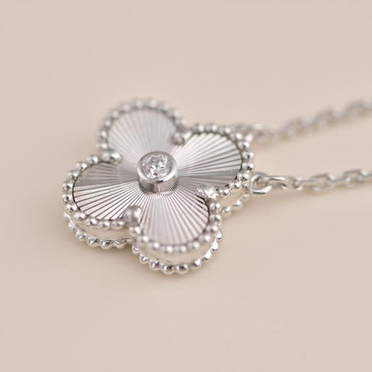[Glimmer]CLOVER  15MM DIAMOND LASER NECKLACE SILVER